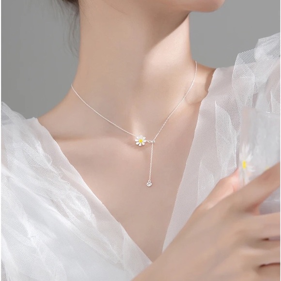 Flower Daisy sterling silver necklace adjustable design floral jewelry - Picture 3 of 9